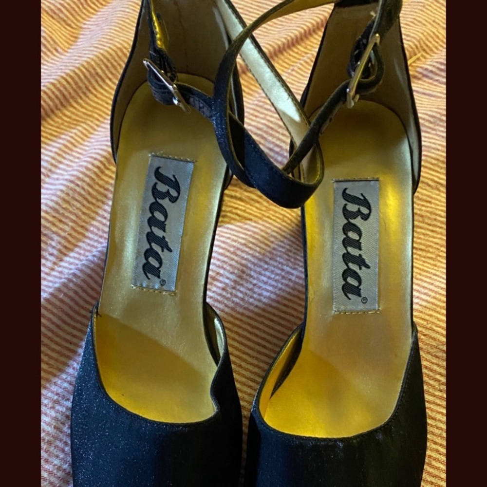 Vintage Bata Heals Boxing Day Sale